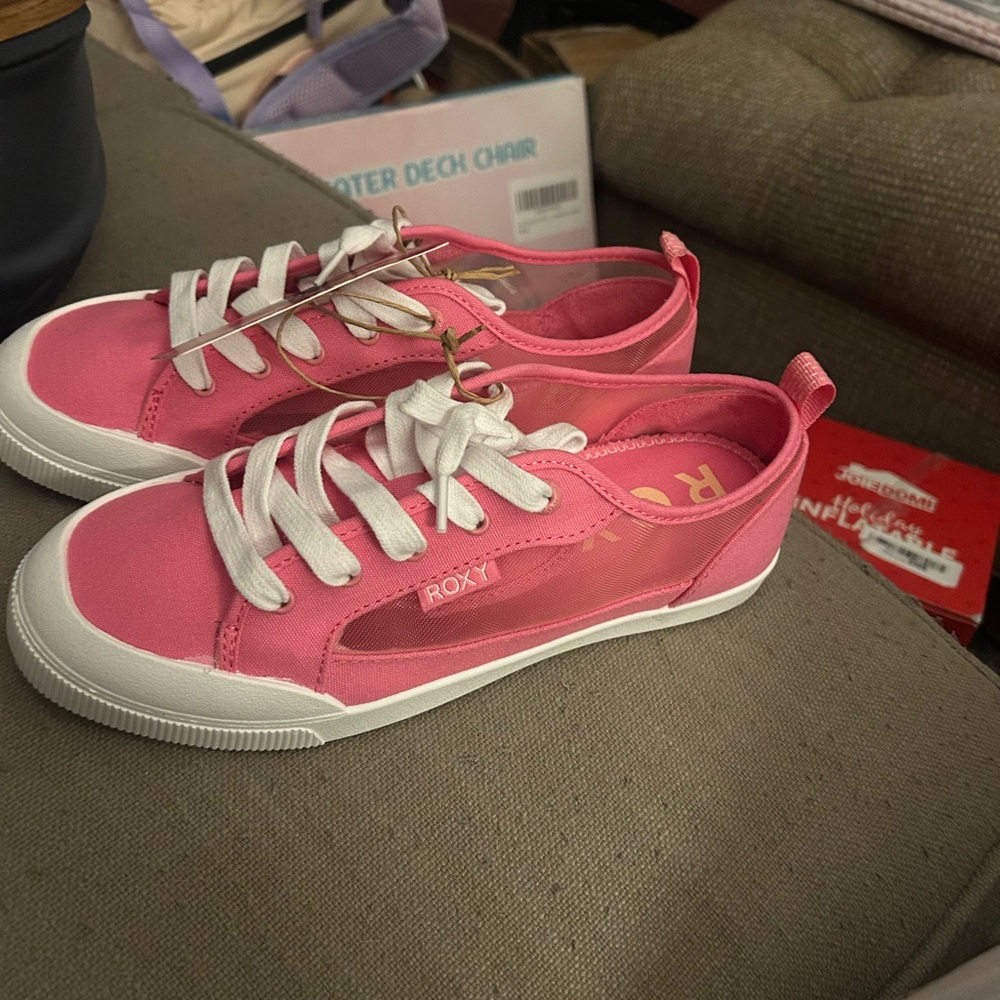 •NWT Roxy Women's Shorebreak Lace-Up Sneakers Size 7 Pink
